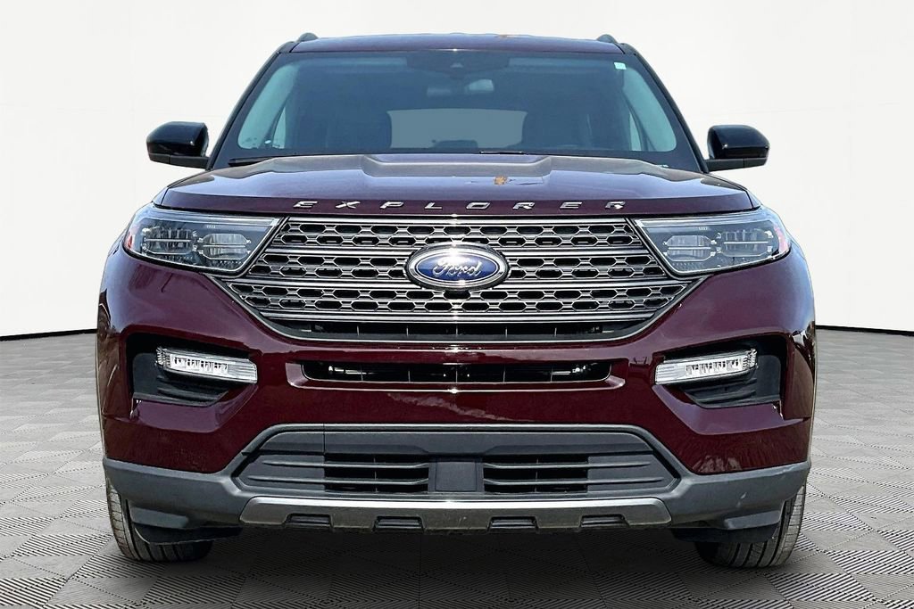 Certified 2022 Ford Explorer XLT w/ Equipment Group 202A image 3