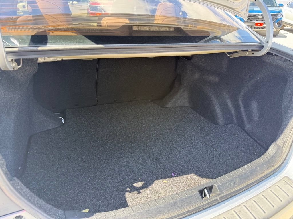 Used 2017 Toyota Corolla LE FWD image 19
