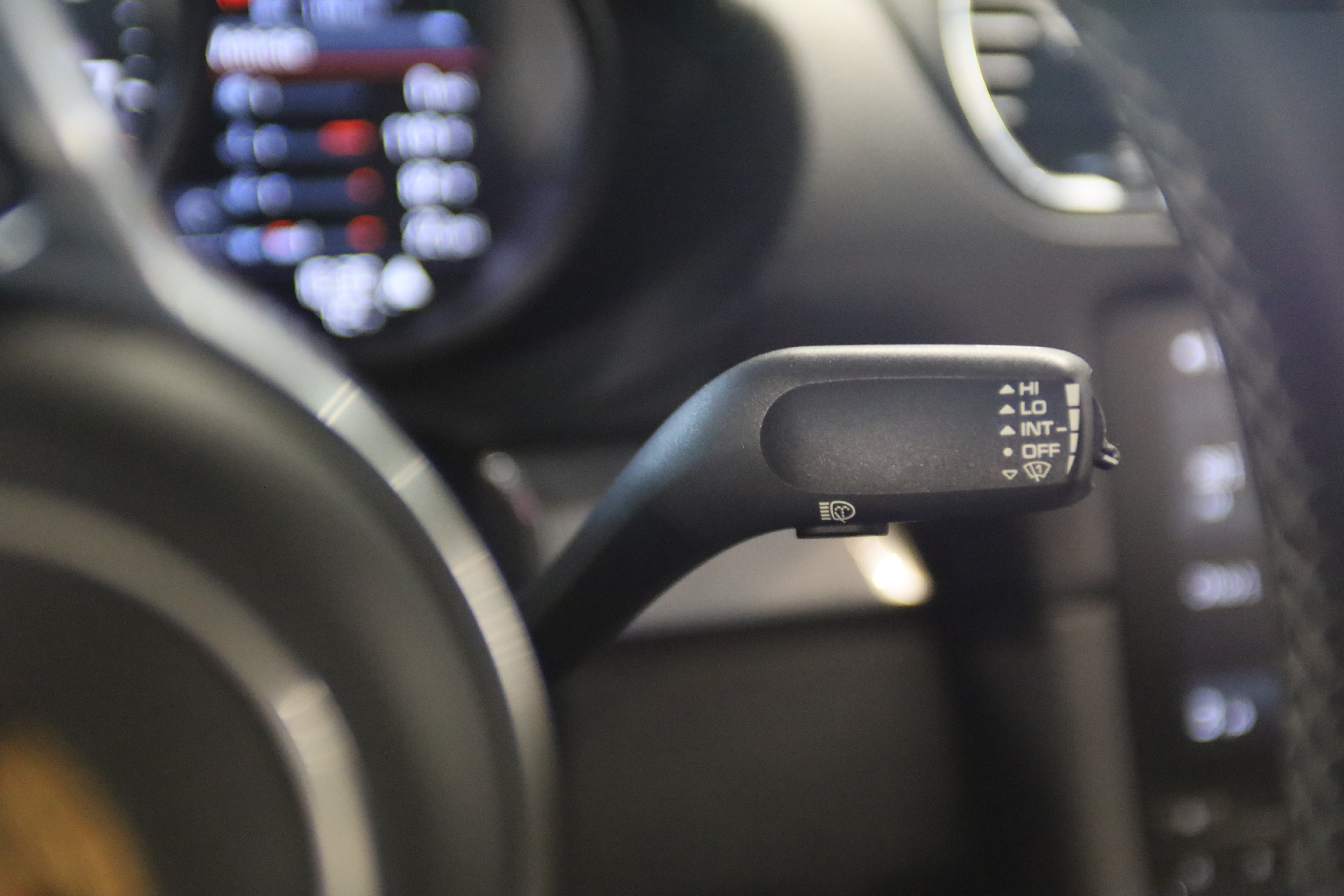 Used 2018 Porsche 718 Cayman RWD image 21
