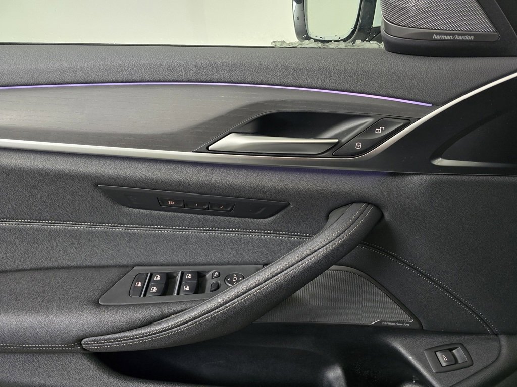 Used 2022 BMW 530i xDrive w/ M Sport Package image 10