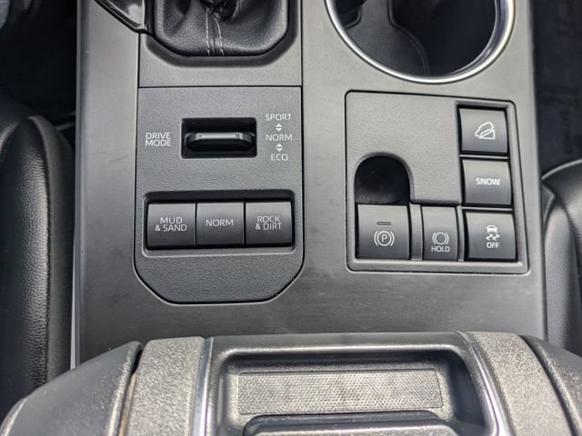 Used 2023 Toyota Highlander XLE AWD/4WD image 30