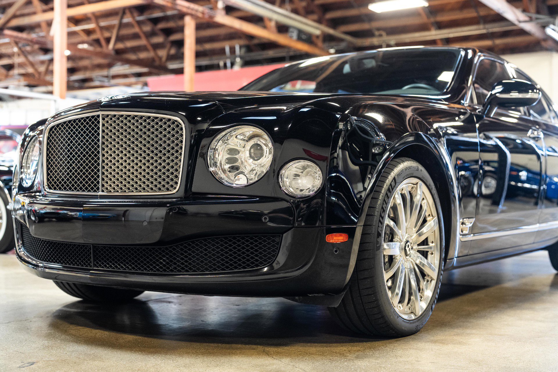 Used 2014 Bentley Mulsanne image 23