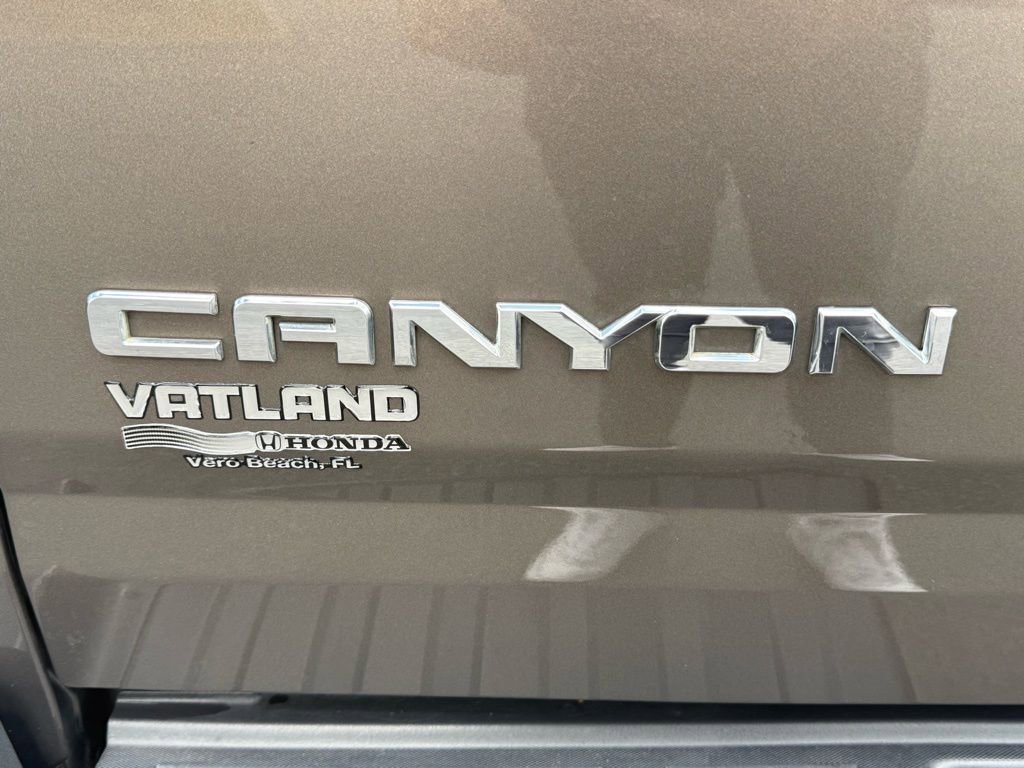 Used 2015 GMC Canyon SLT image 37