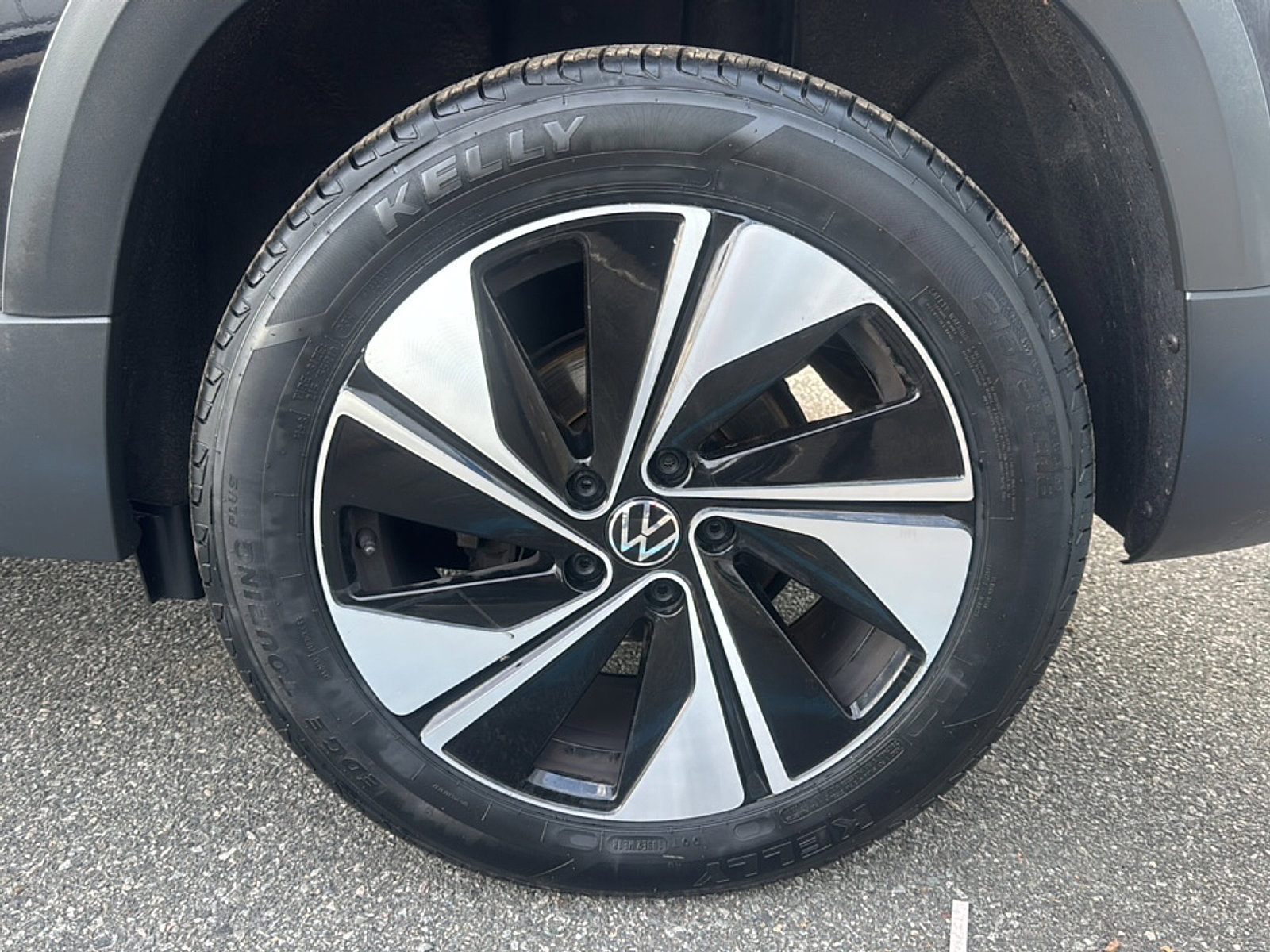 Used 2024 Volkswagen Taos SE image 39