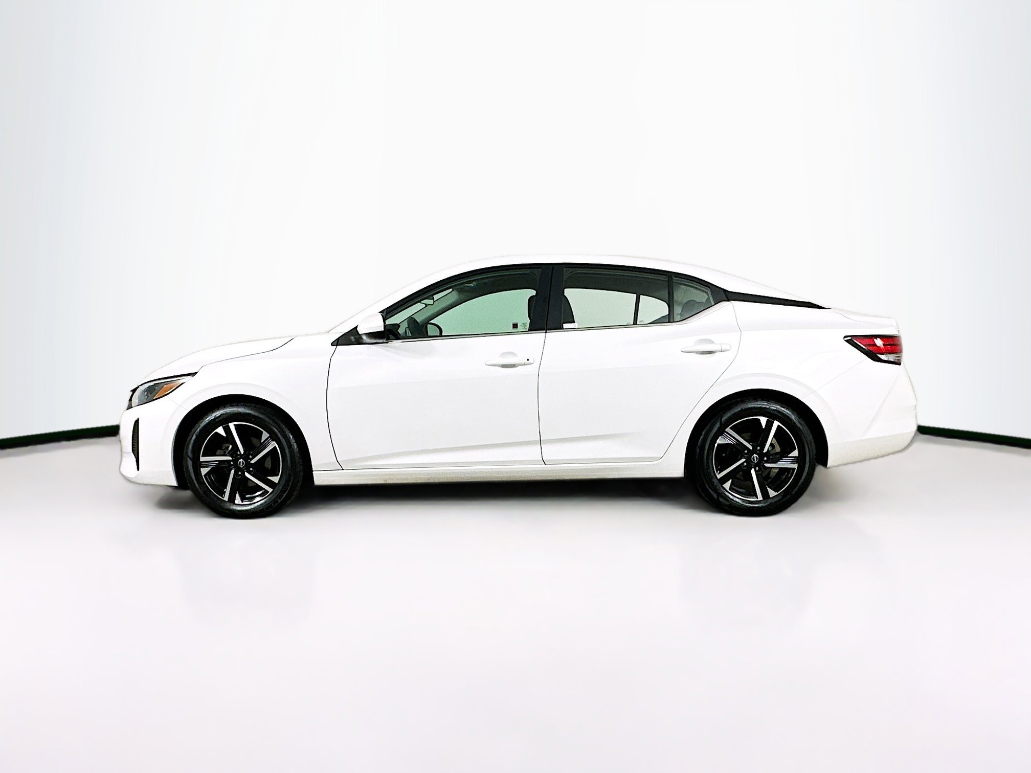 Used 2024 Nissan Sentra SV image 4