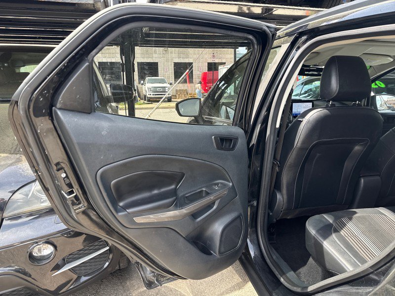 Used 2020 Ford EcoSport SES image 14