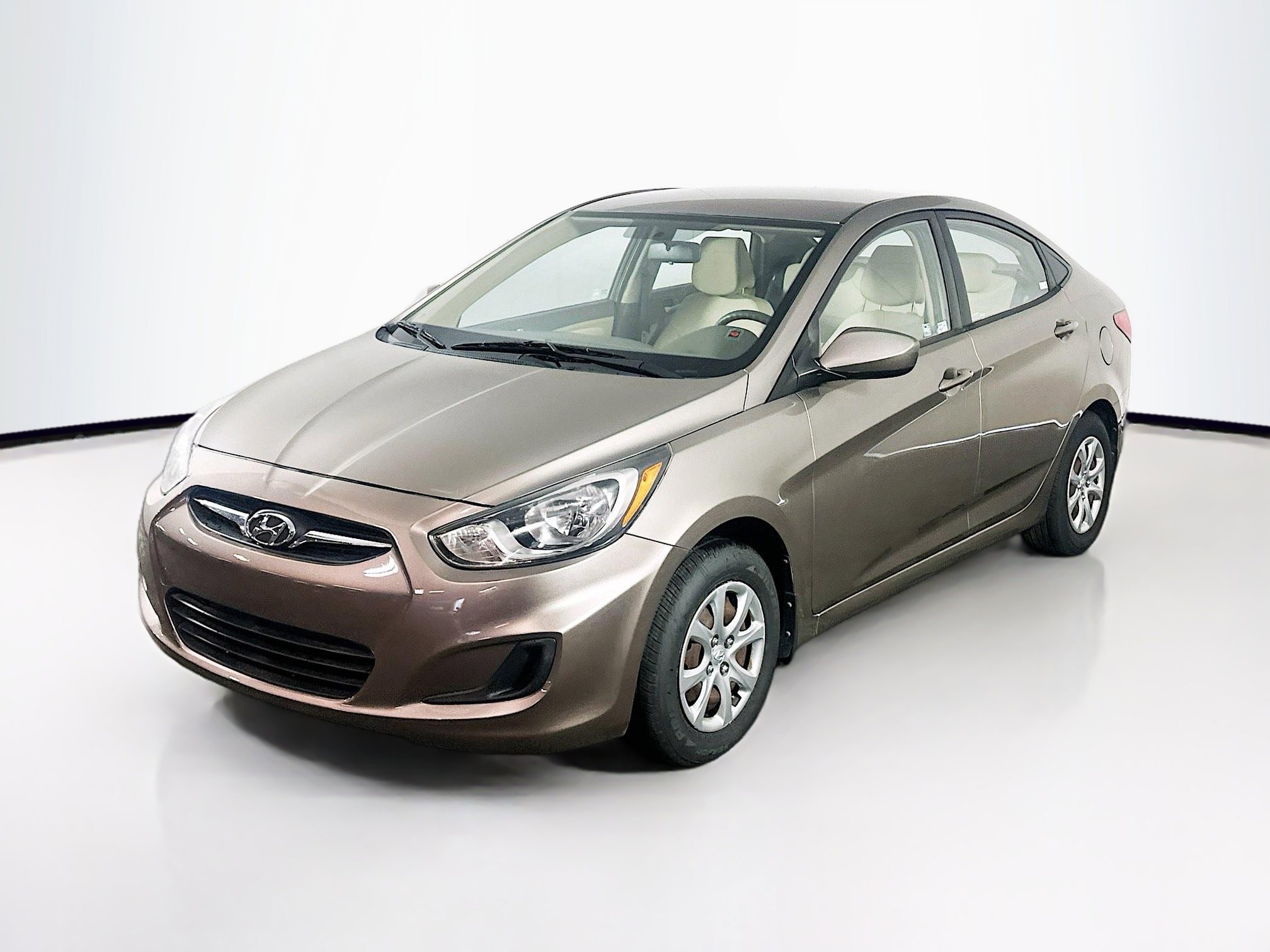 Used 2012 Hyundai Accent GLS w/ Comfort Pkg 2 FWD image 3
