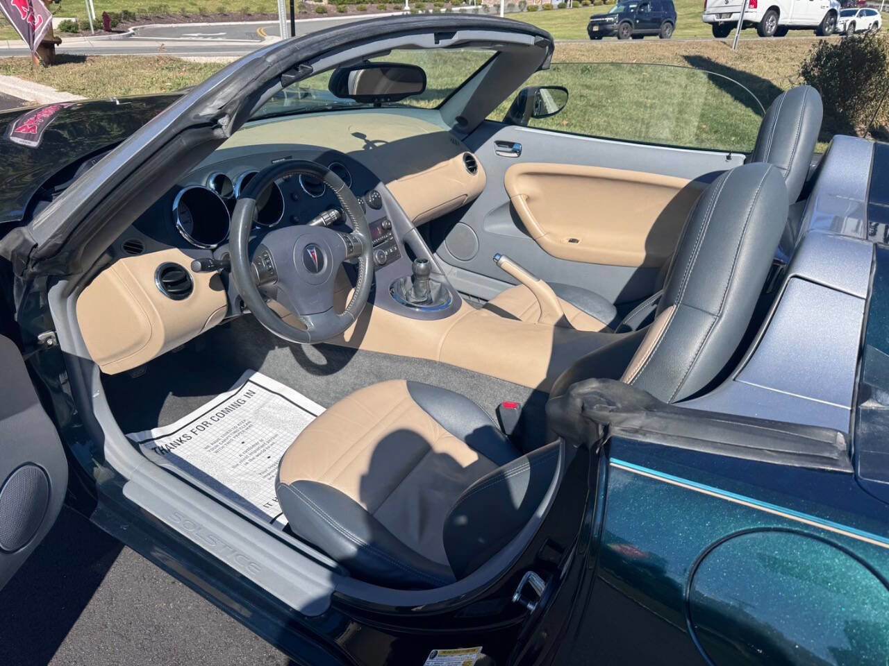 Used 2007 Pontiac Solstice Convertible w/ Premium Package image 9