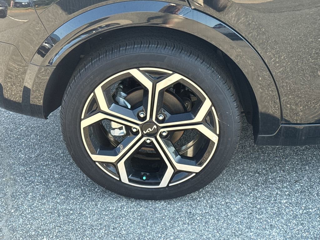 New 2024 Kia Niro EX Touring image 17