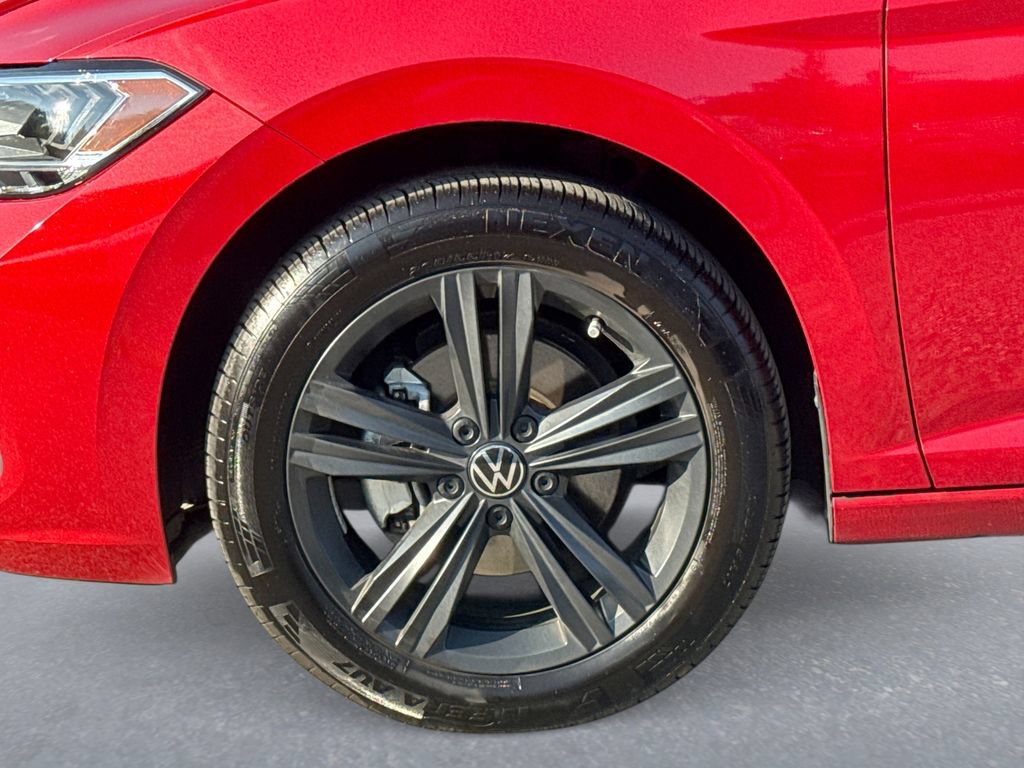 Used 2024 Volkswagen Jetta SE FWD image 19