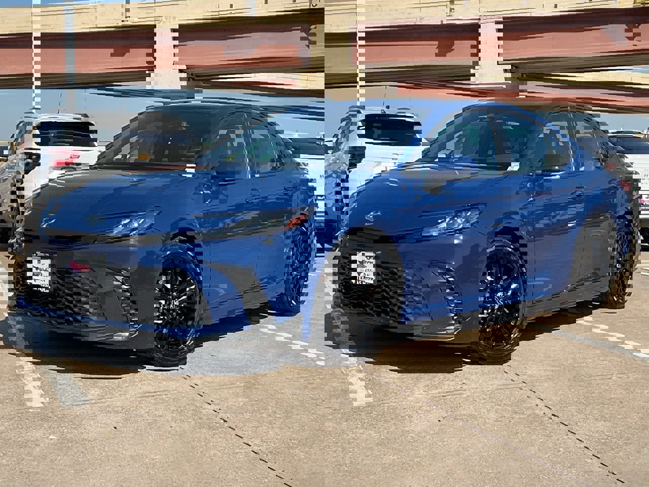 Used 2025 Toyota Camry SE image 2