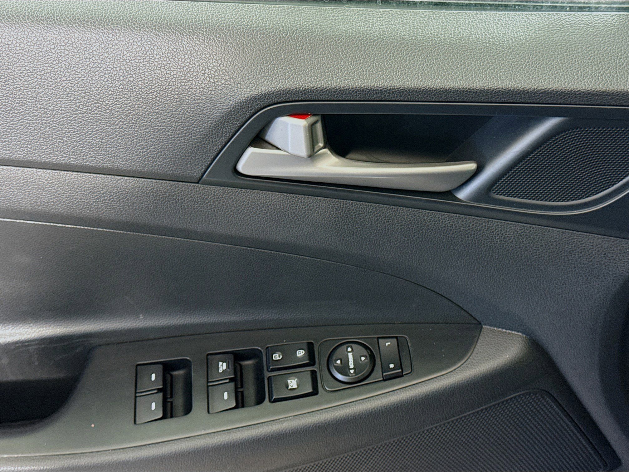 Used 2018 Hyundai Tucson Sport image 24