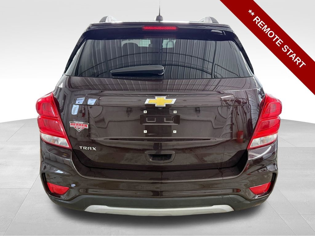 Used 2021 Chevrolet Trax LT w/ LT Convenience Package image 4