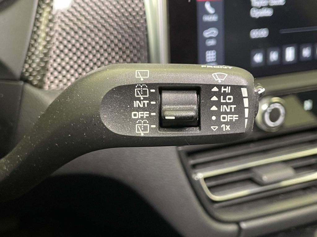 Certified 2022 Porsche Macan GTS image 43