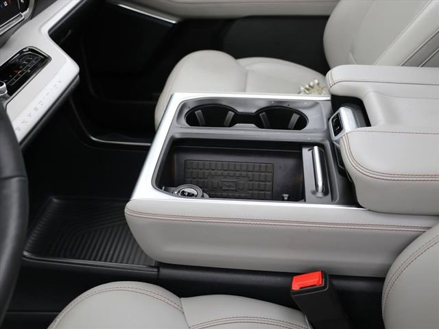 Used 2025 Ford Expedition Active image 29