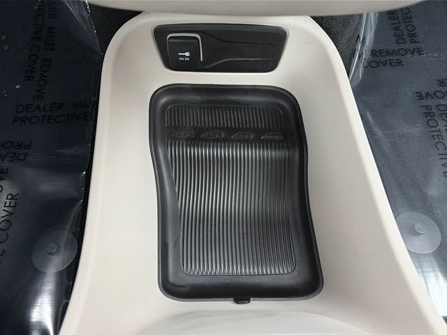 Used 2024 Chrysler Pacifica Touring-L FWD image 57