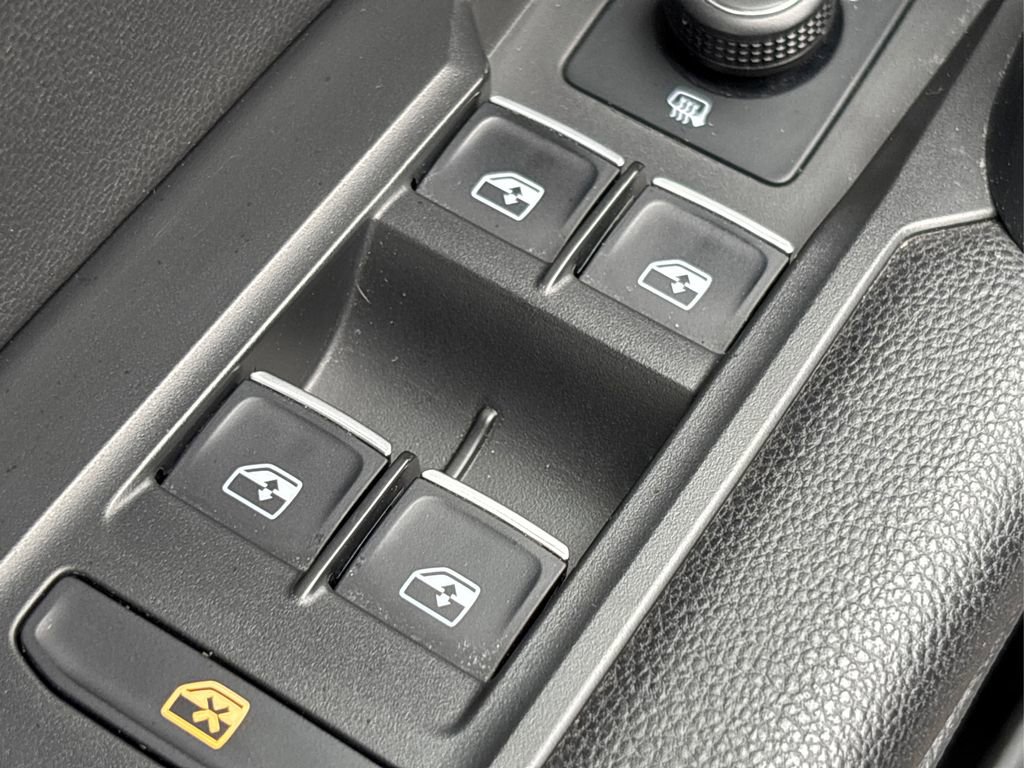 Used 2019 Volkswagen Tiguan SE w/ Panoramic Sunroof Package image 33