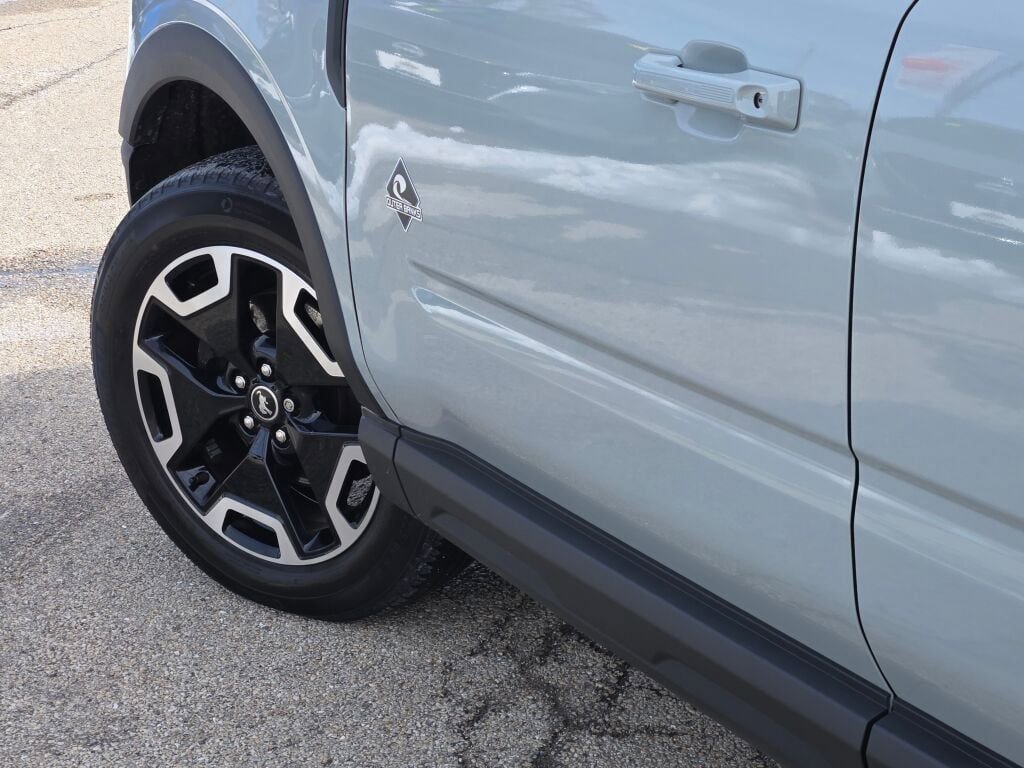 Used 2022 Ford Bronco Sport Outer Banks w/ Tech Package image 16