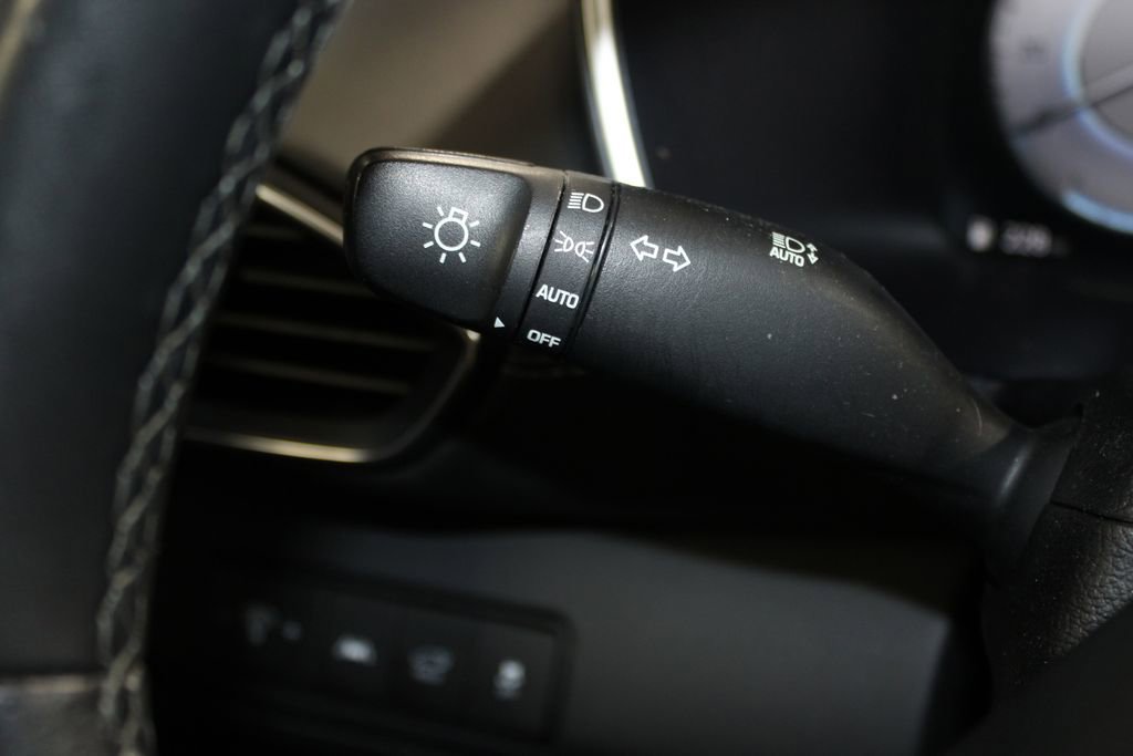 Used 2023 Hyundai Santa Fe Calligraphy w/ Cargo Package image 40