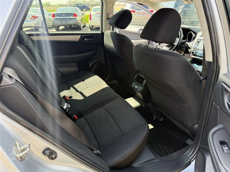 Used 2018 Subaru Outback 2.5i Premium AWD/4WD image 8