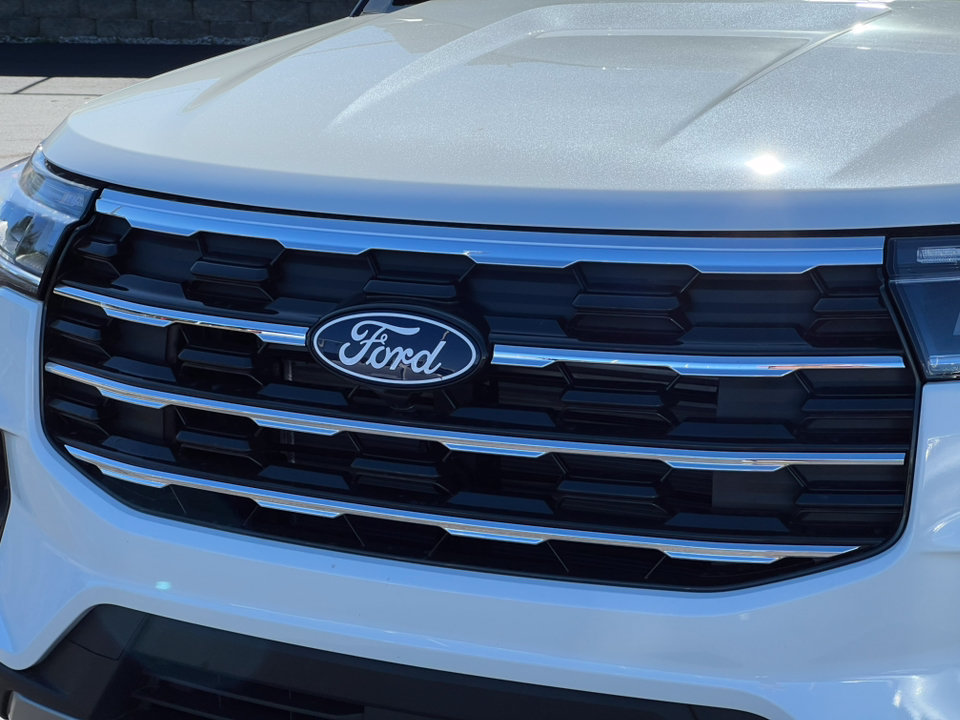 Used 2027 Ford Explorer Active AWD/4WD image 38