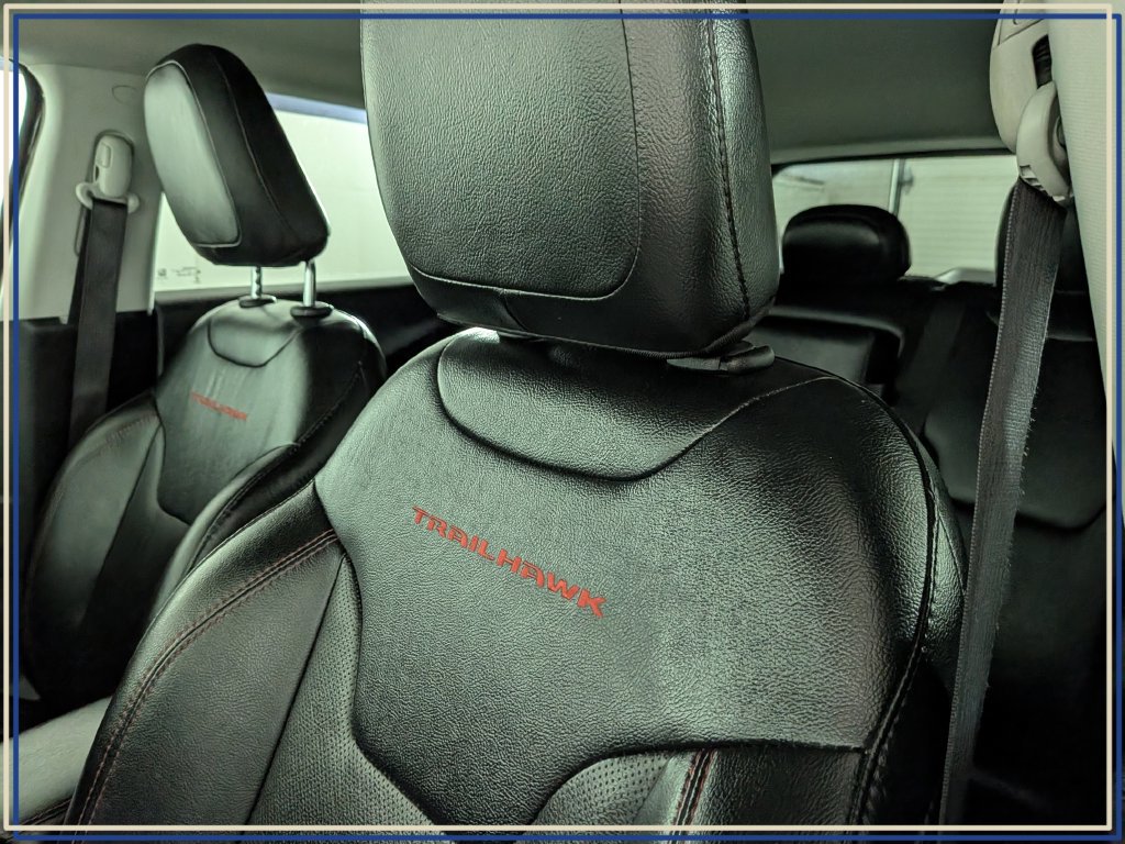Used 2020 Jeep Compass Trailhawk w/ Leather Interior Group AWD/4WD image 18