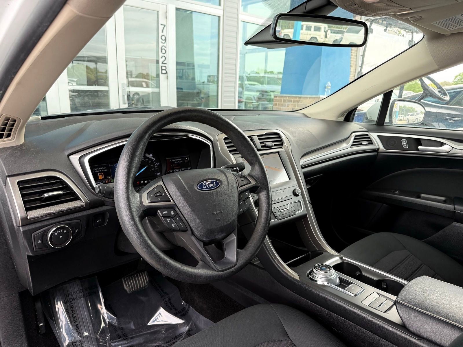Used 2020 Ford Fusion SE image 17