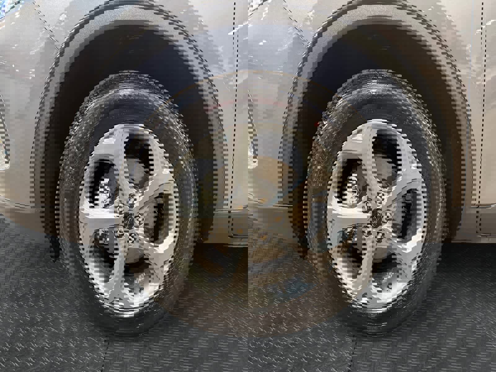 Used 2025 Ford Escape ST-Line image 15