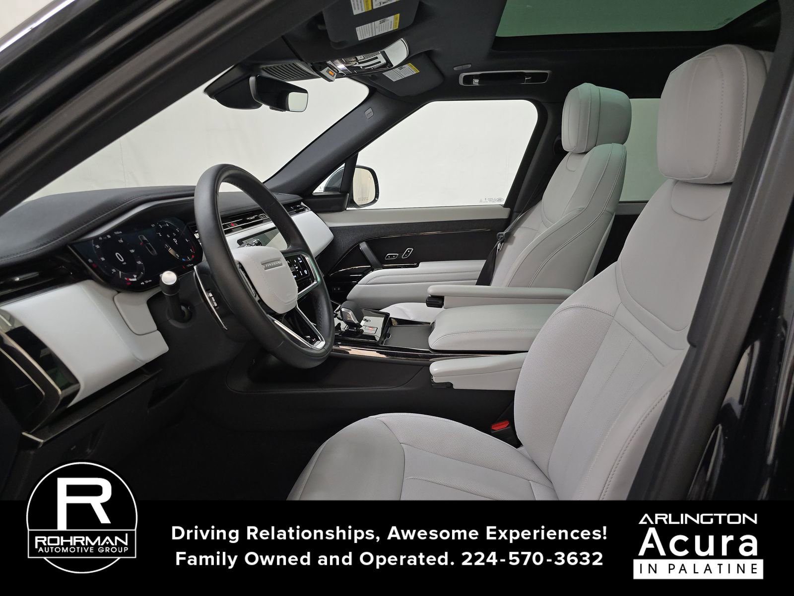 Used 2025 Land Rover Range Rover Sport SE AWD/4WD image 8