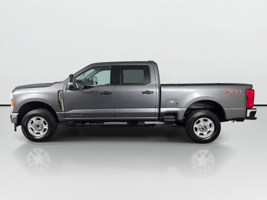 Used 2025 Ford F250 XLT w/ FX4 Off-Road Package AWD/4WD image 2