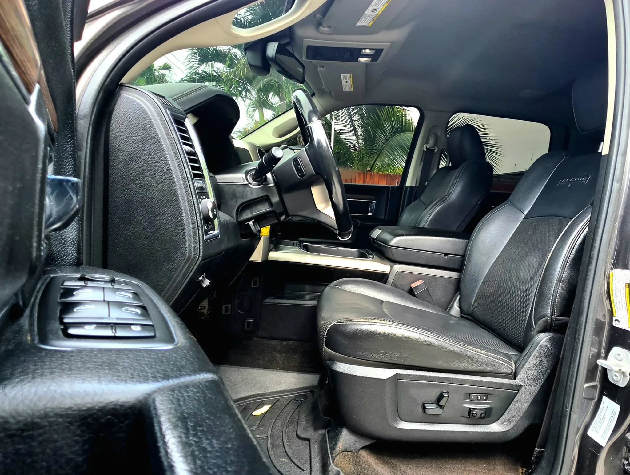 Used 2017 RAM 3500 Laramie AWD/4WD image 4