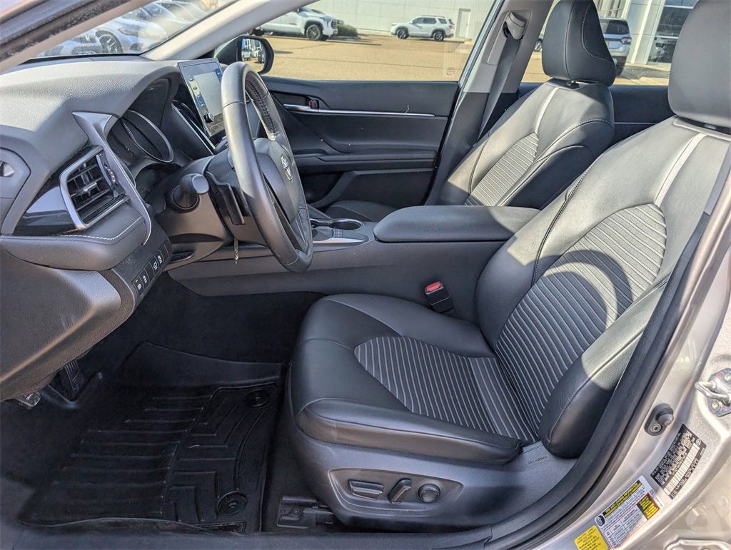 Used 2022 Toyota Camry SE image 10