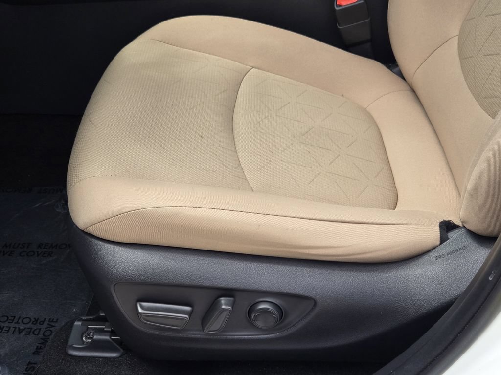 Used 2019 Toyota RAV4 XLE w/ Convenience Package FWD image 25