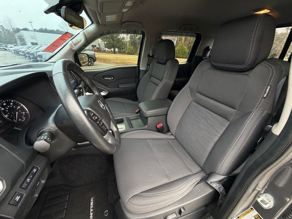 Certified 2022 Nissan Frontier SV image 11
