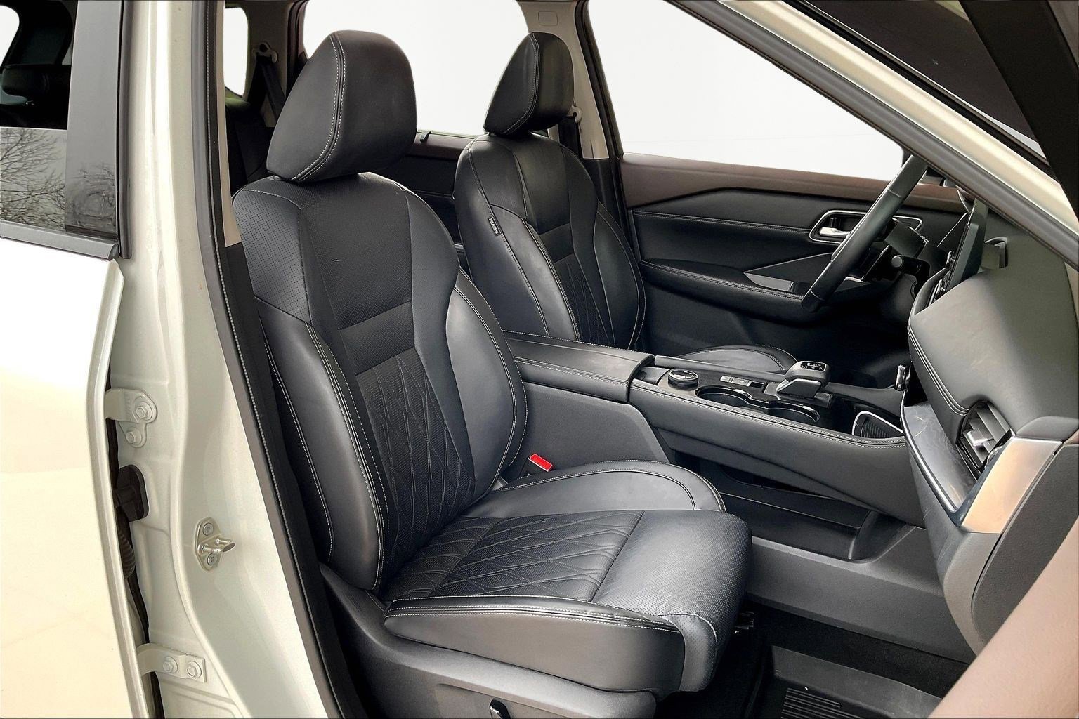 Used 2023 Nissan Rogue Platinum w/ Platinum Premium Package AWD/4WD image 28