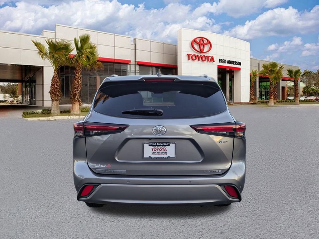 Certified 2025 Toyota Highlander Limited image 6