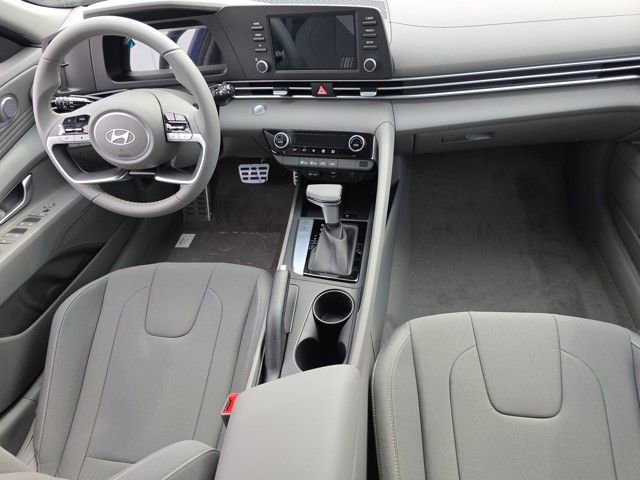 Certified 2025 Hyundai Elantra Sport image 17