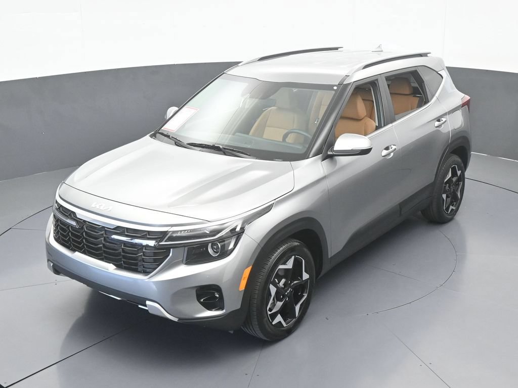 Used 2024 Kia Seltos EX FWD image 45