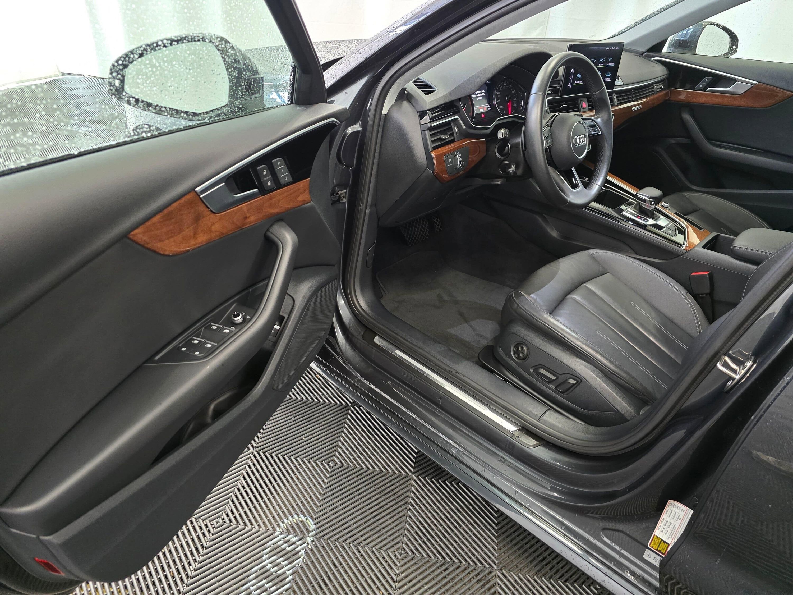 Used 2023 Audi A4 2.0T Premium w/ Convenience Package image 28