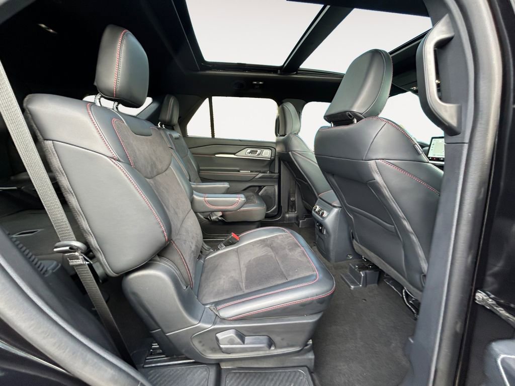 Used 2025 Ford Explorer ST AWD/4WD image 11