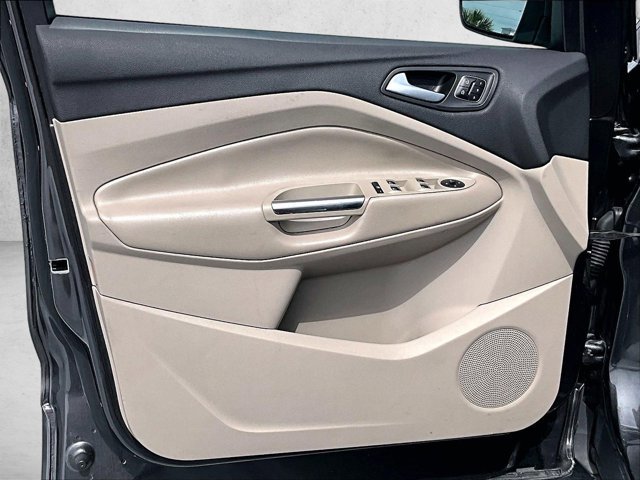 Used 2019 Ford Escape Titanium FWD image 18