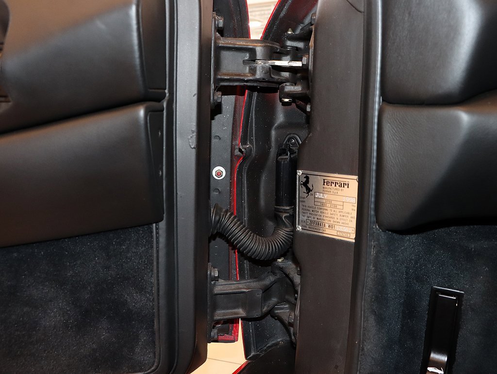 Used 1998 Ferrari F355 Berlinetta image 95