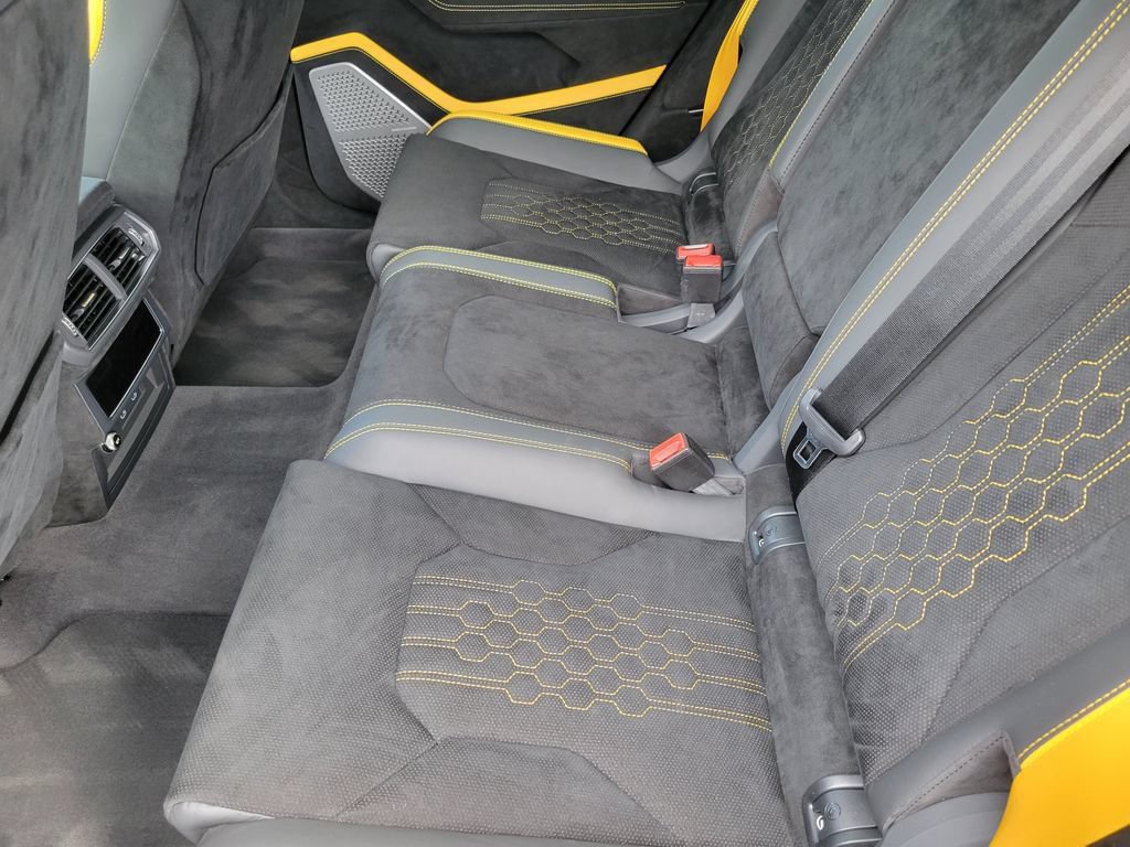 Used 2023 Lamborghini Urus Performante AWD/4WD image 11