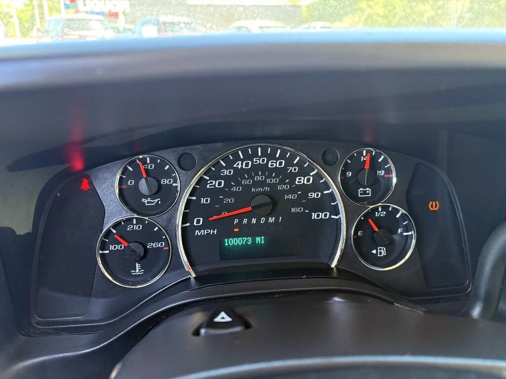 Used 2016 Chevrolet Express 2500 image 12