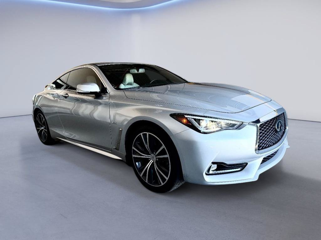 Used 2019 INFINITI Q60 3.0t Luxe w/ Essential Package AWD/4WD image 4