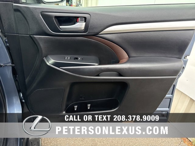 Used 2018 Toyota Highlander XLE image 11