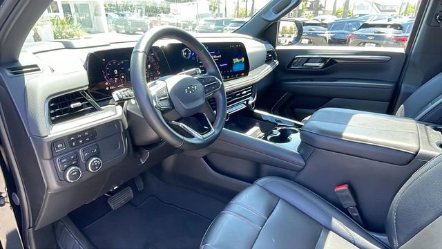 Used 2025 Chevrolet Suburban RST w/ Comfort Package AWD/4WD image 10