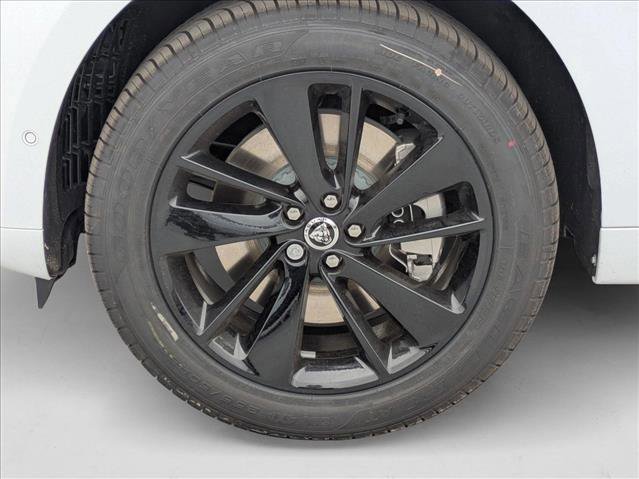 New 2026 Jaguar F-PACE R-Dynamic S image 10