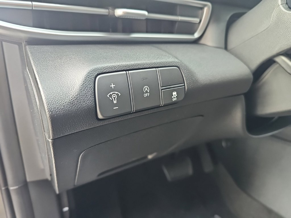 New 2026 Hyundai Elantra SE FWD image 15