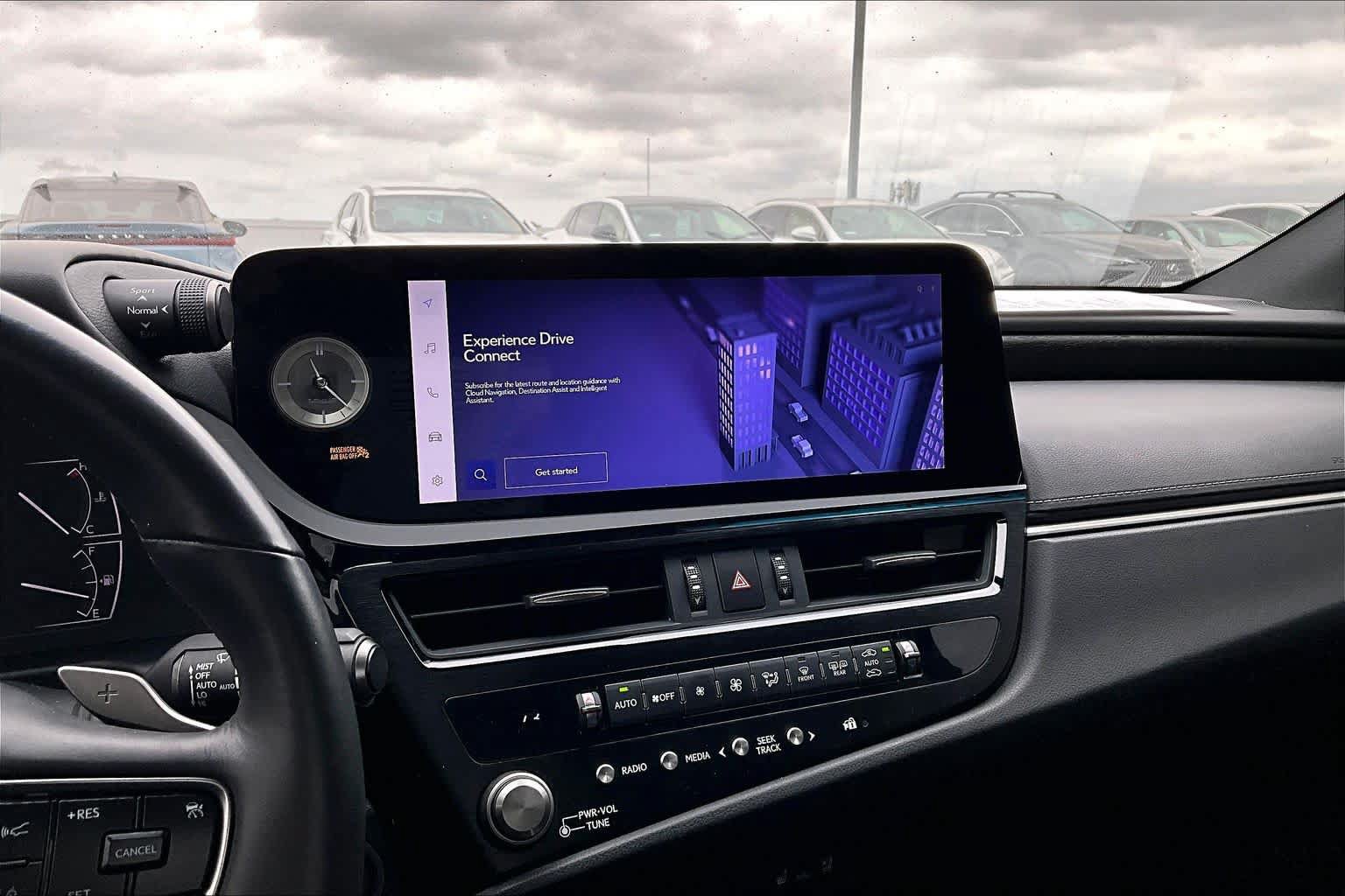 Used 2024 Lexus ES 300h w/ Premium Package FWD image 34